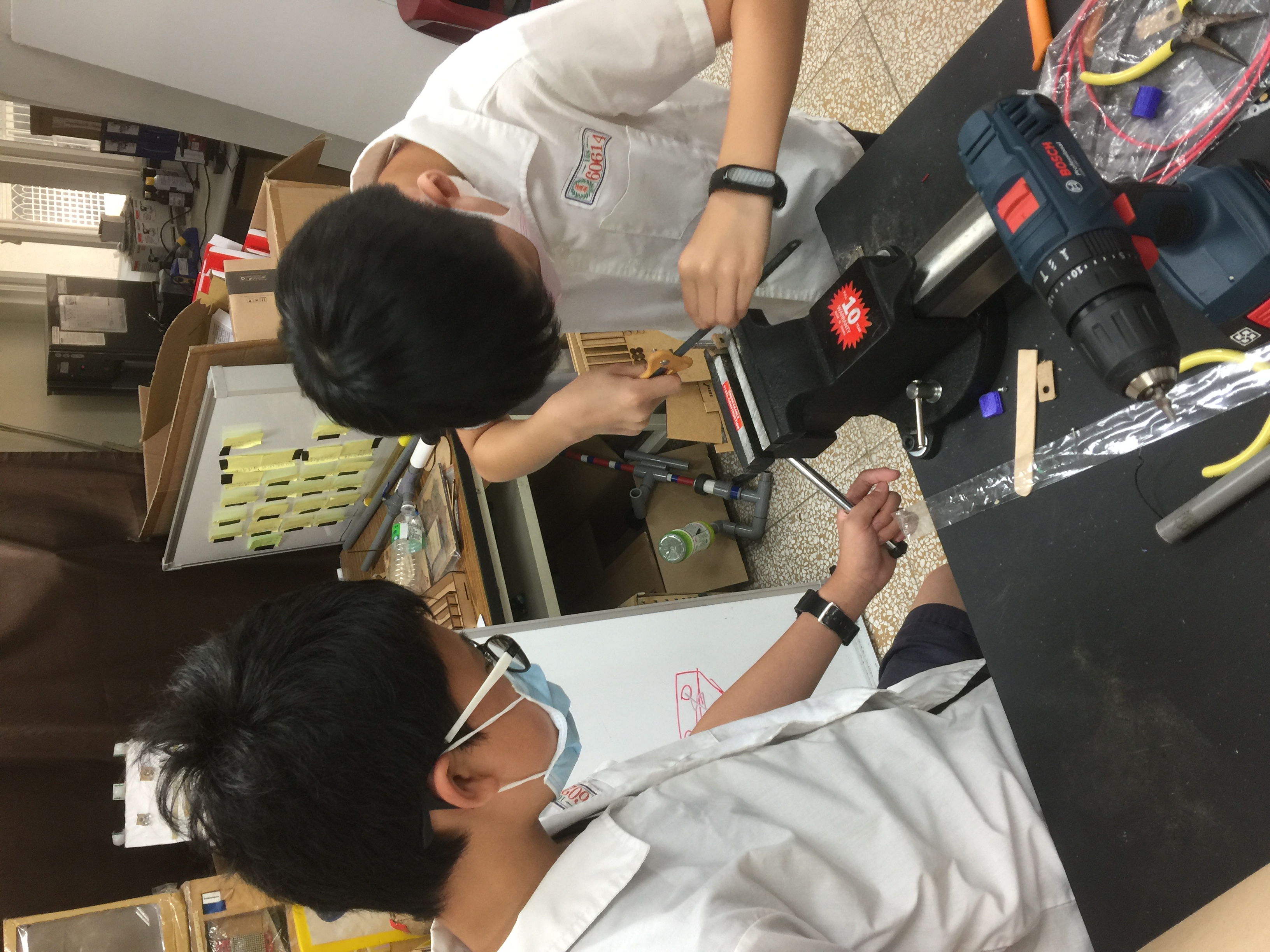 蘆洲國小機電整合科技小農獲得銀牌-鋸子鋸螺桿