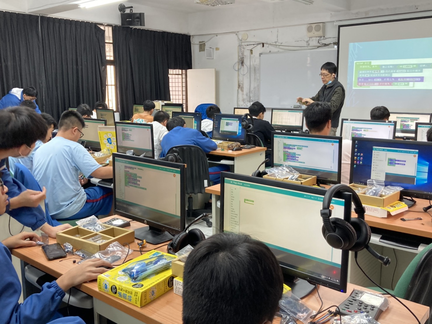 銘傳資訊工程學系-講師教授如何製作蜂鳴器接線