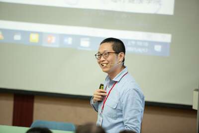 資深講師張正興老師積極推動正念教育.