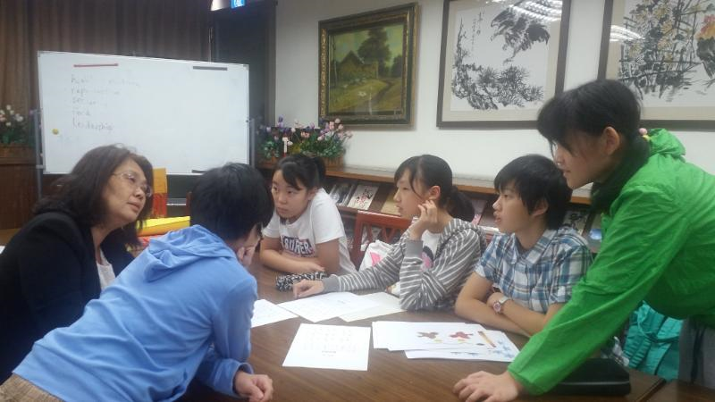 福和國中張蓓蒂教師帶領學生進行思考與分享(資料照).png