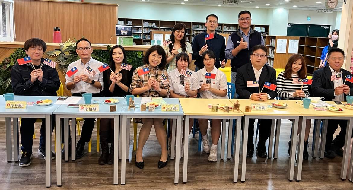 線上締結姊妹校丹鳳貴賓合影
