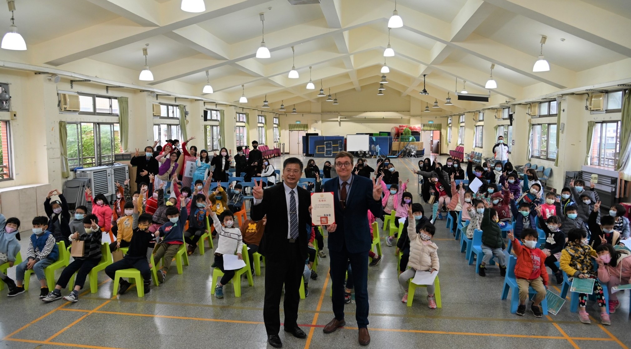 6.新北美國學校感恩節慈善音樂會， 感恩惜福樂音飄揚到金山國小.jpg