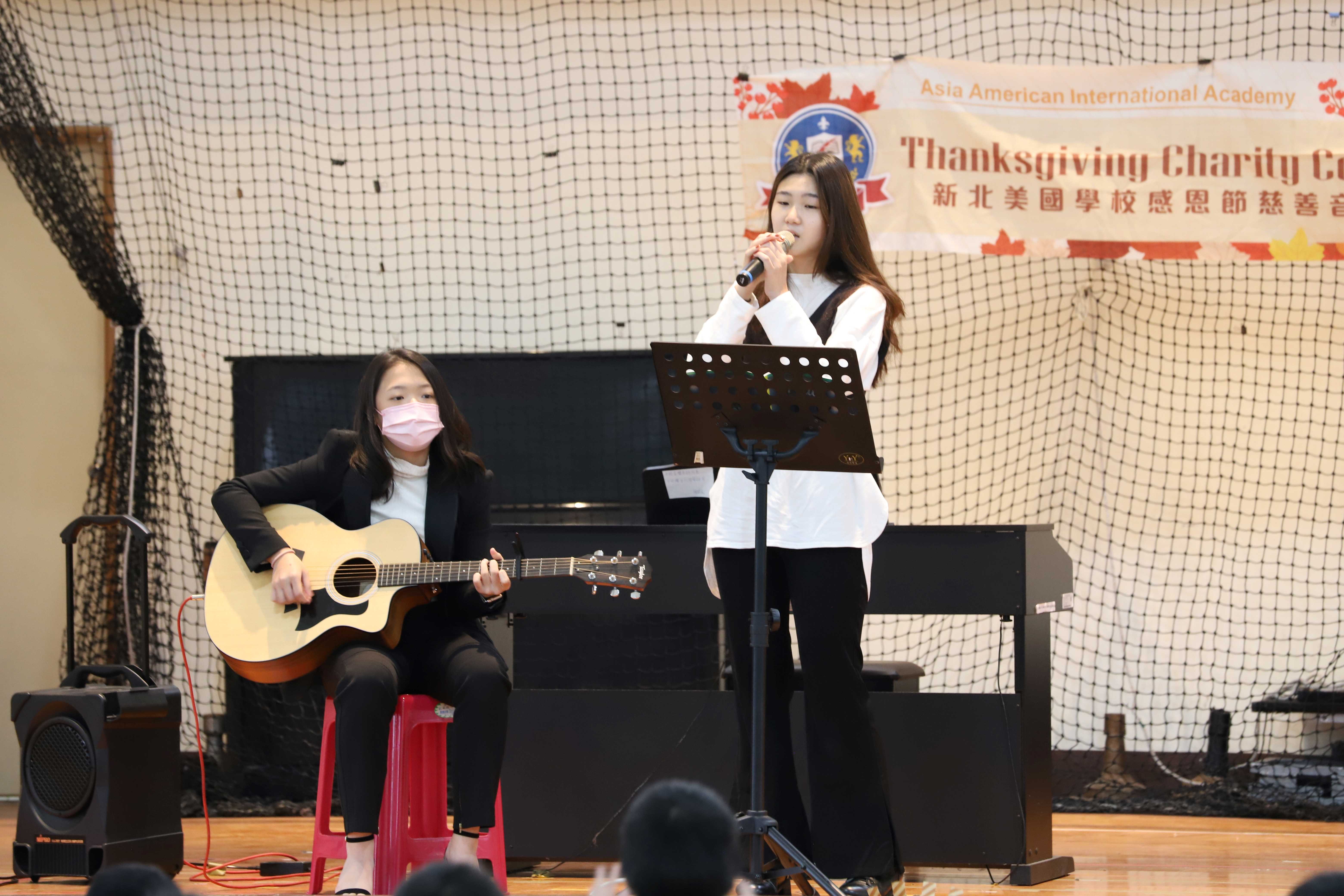 7.新北美國學校學生於感恩節慈善音樂會演唱韓文歌曲.JPG