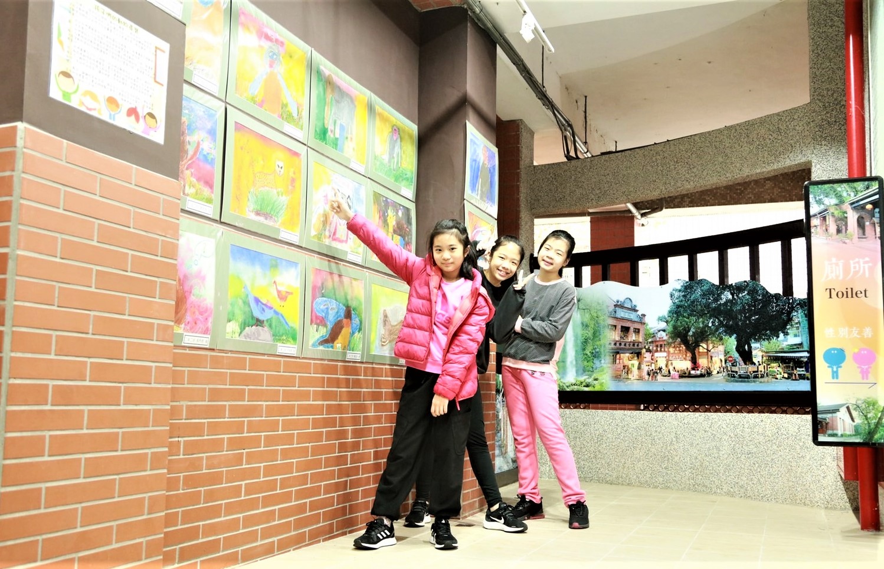 3.搭配學生創作美術作品展示，充滿藝文氣息並具地方特色.jpg