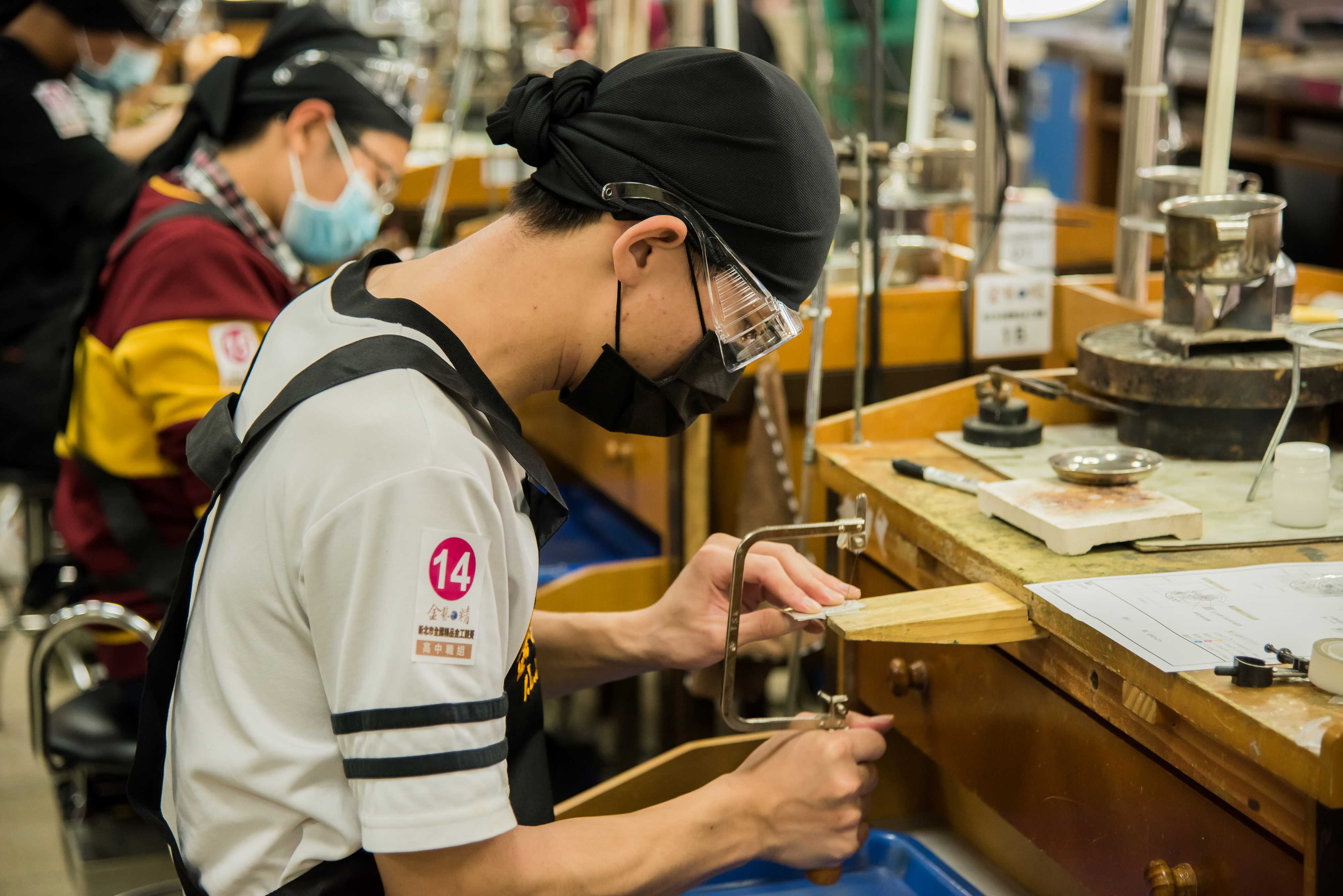 鶯歌工商廖元齊同學榮獲精品工藝高中職組第一名及獎金2萬元.jpg
