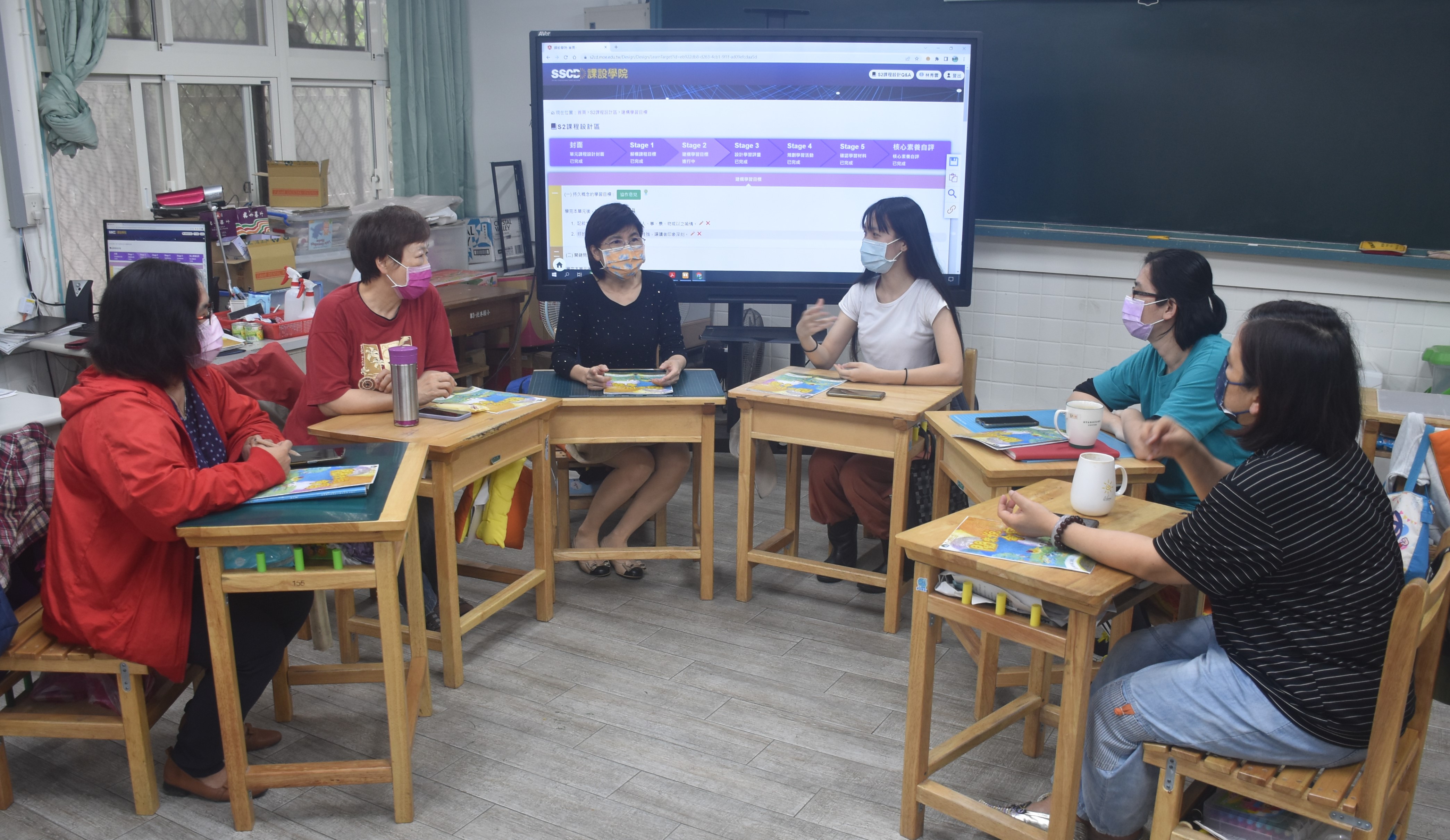 4.東山國小教師組成課程設計社群進行共同備課.jpg