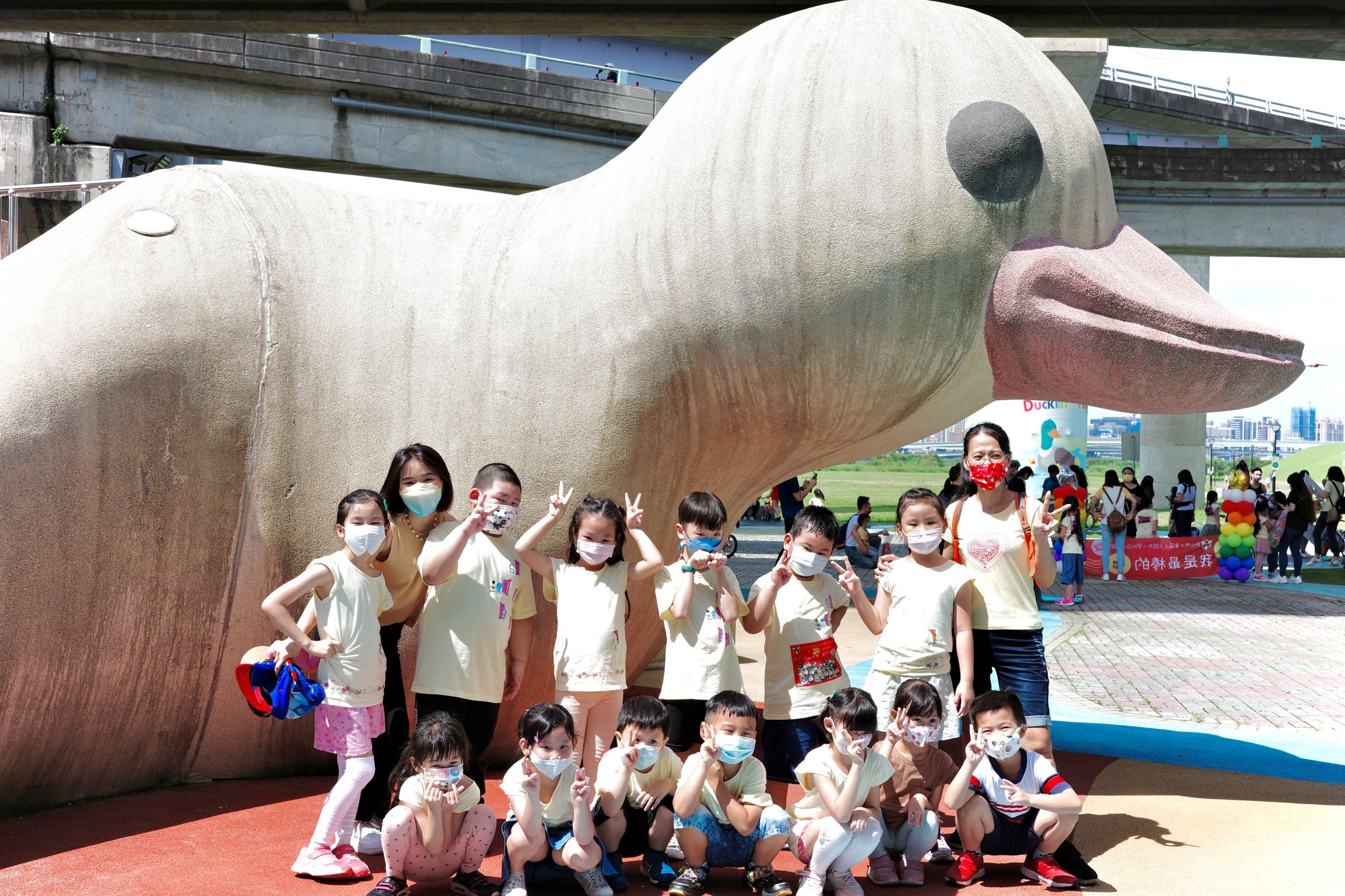 抵達鴨鴨公園大合照.jpg
