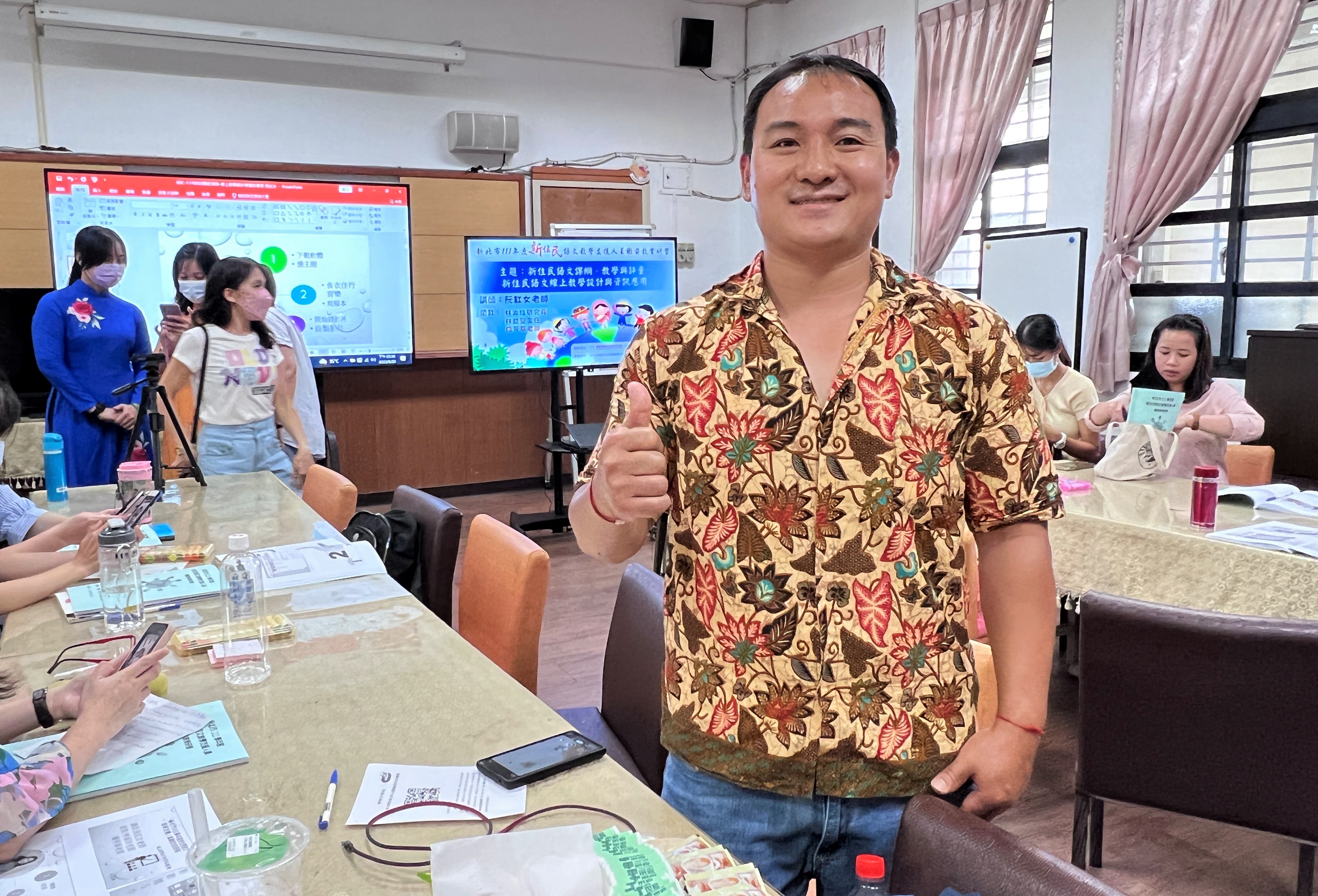 3.泰語李宥田教支老師上初階班.jpg