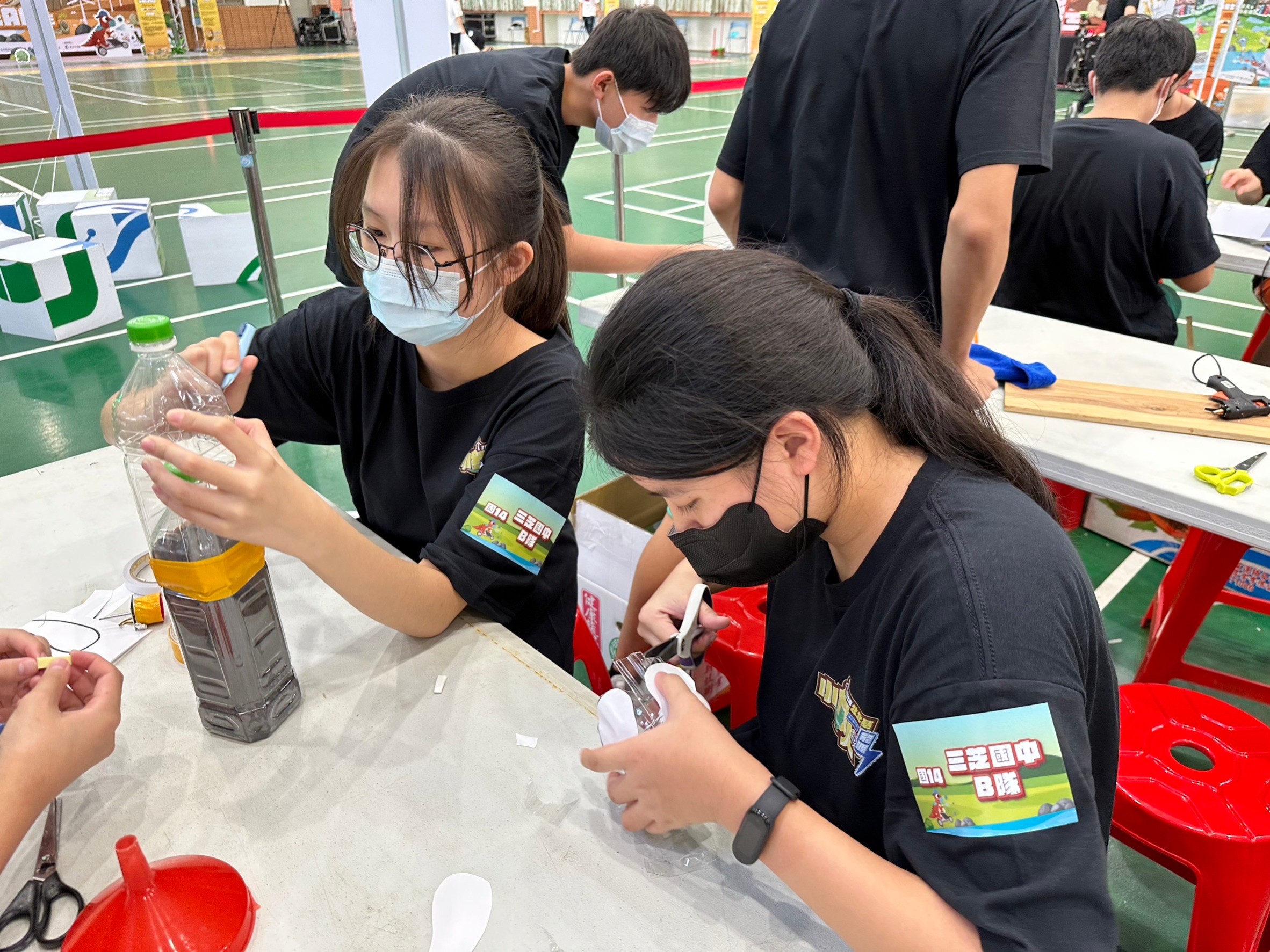 北北基能源小鐵人國中組競賽，學生設計風力發電機，努力製作出平均電功率最大的作品。.jpg