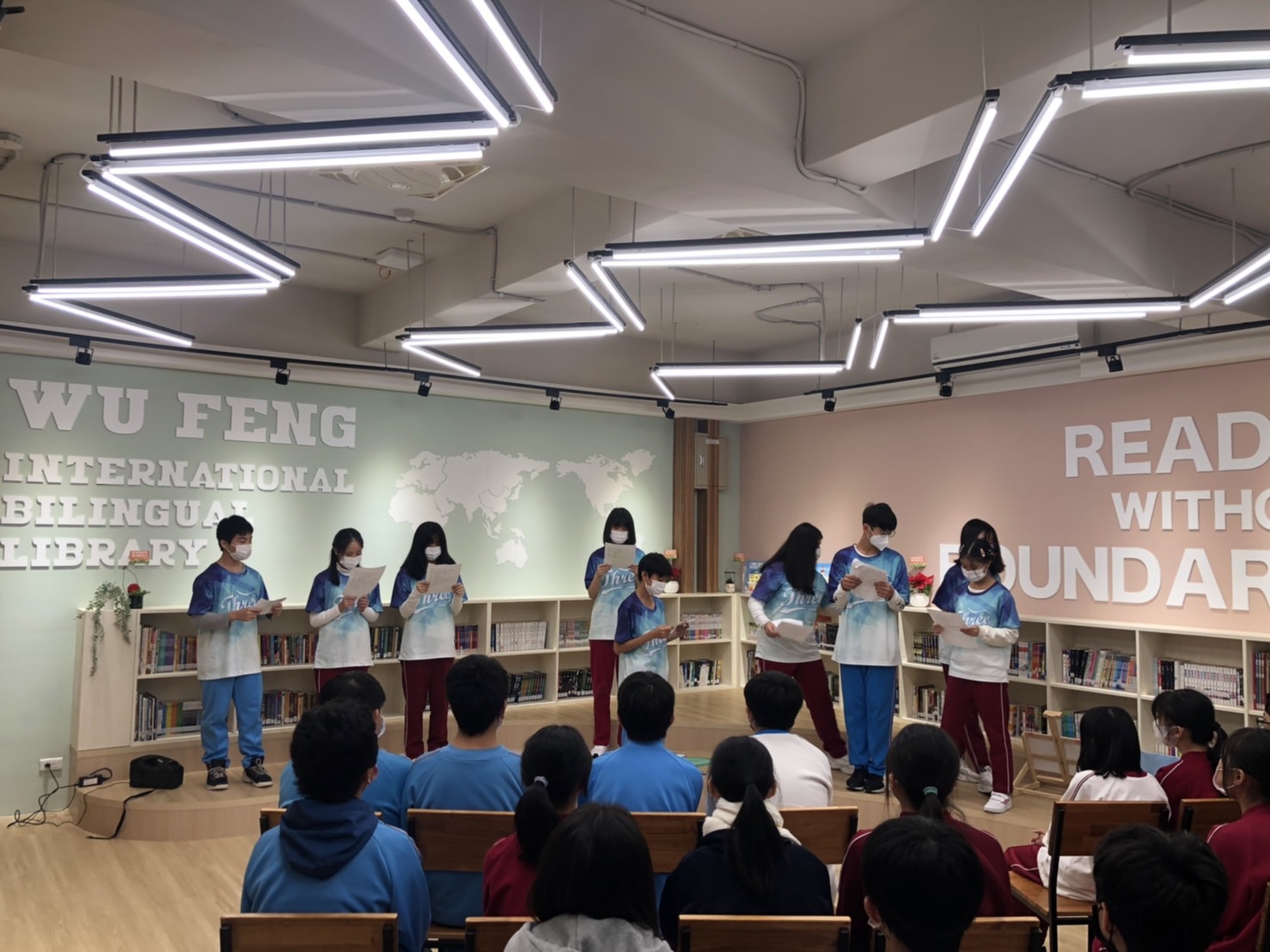 五峰國中國際雙語圖書館落成 結合校慶展出「讀者劇場」