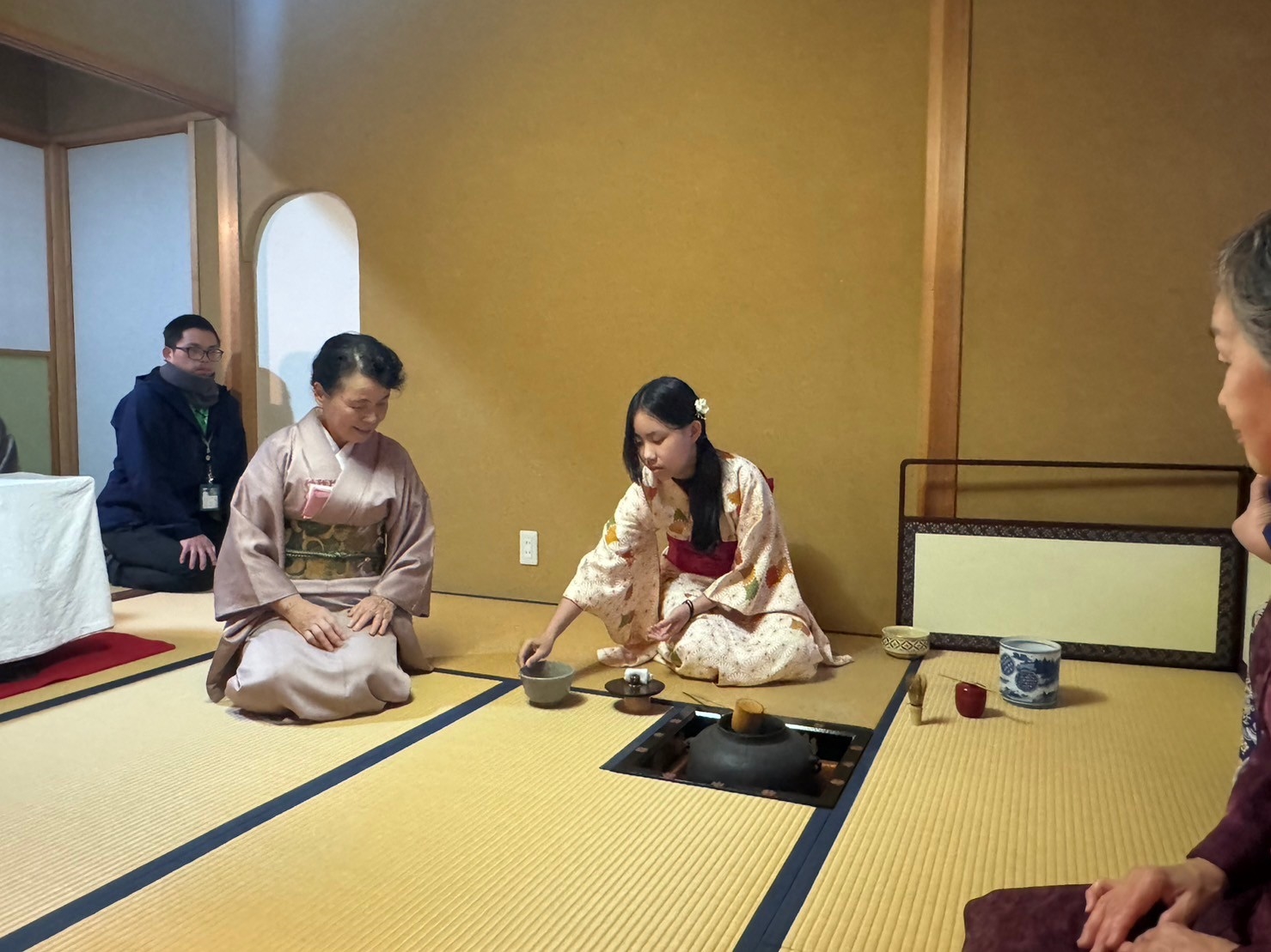 新林國小學生至日本西川町體驗當地日本傳統茶道儀式活動.jpg