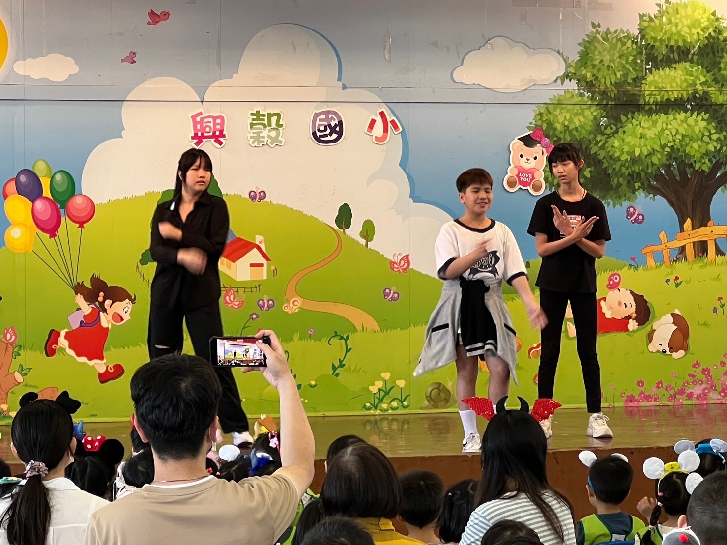 LINE_ALBUM_202443兒童節才藝表演_240403_1.jpg