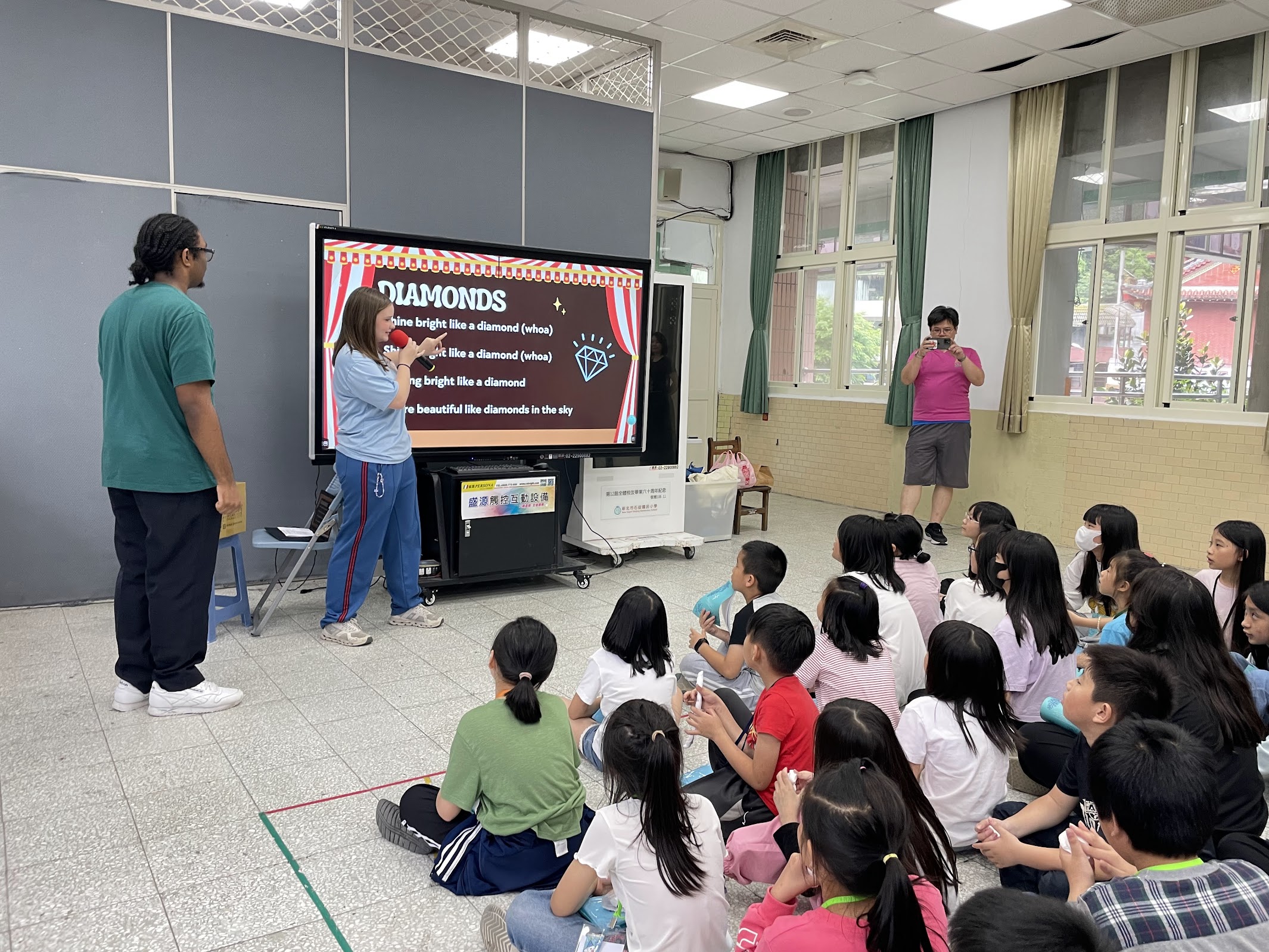 國際交換生Karolina歌曲教唱
