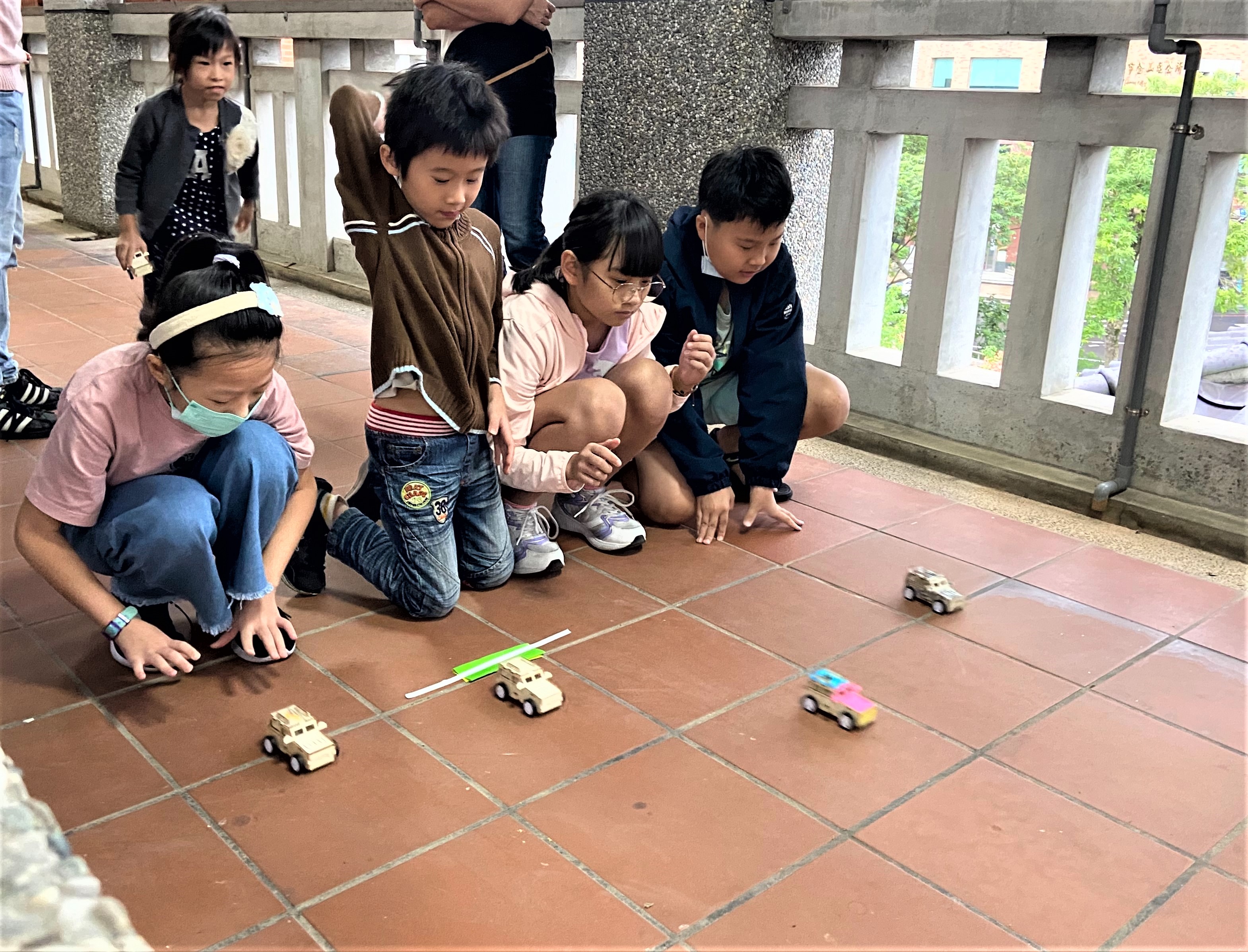 (親子假日學院資料照)金山高中-迴旋車衝刺賽