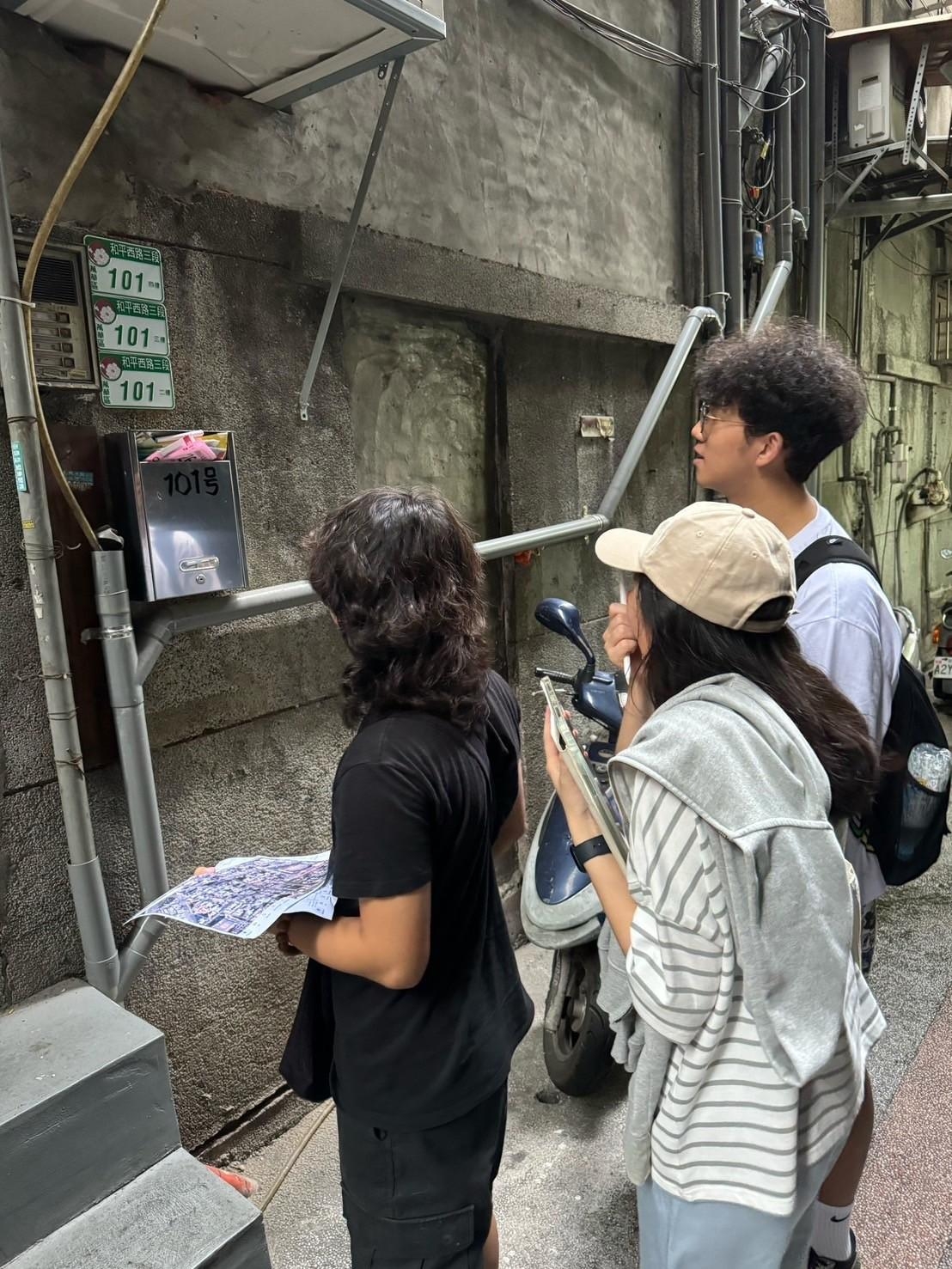 林口康橋高中同學針對台北的的違章進行統計紀錄
