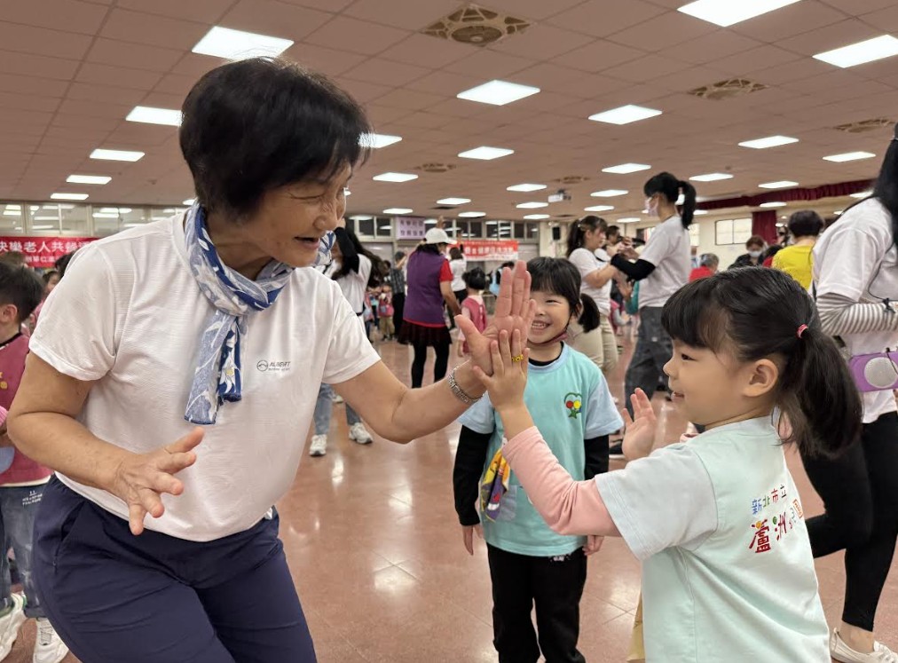 蘆洲幼兒園與在地福祿壽協會攜手 促進世代交流共融