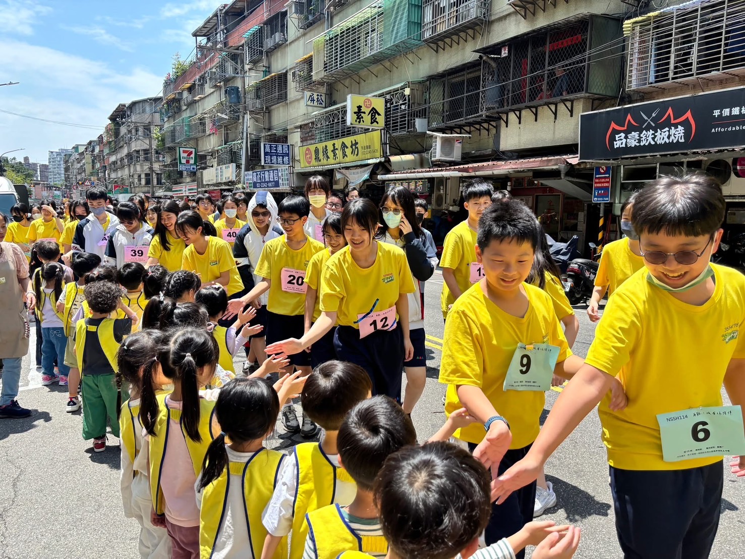 南山學子熱血「齊飢」 用行動為世界送暖