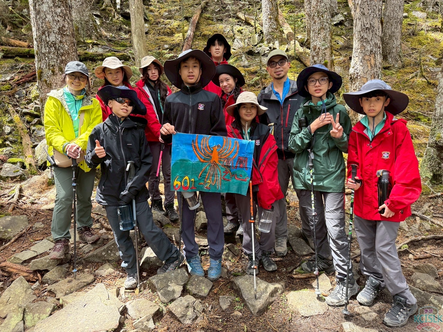 康橋國際學校724名小六學生挑戰雪山東峰　以行走實踐畢業前的生命課程