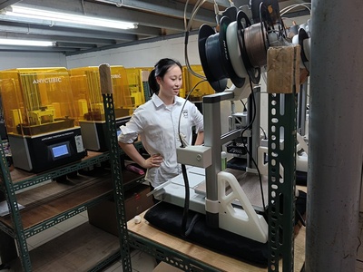 新北高工一機七用擀麵棍結合日常工具與實用設計,成功取得專利上市銷售