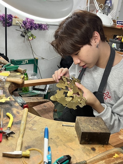 復興商工王之恩於閱讀組與行動組皆獲獎,《藝紋特區》結合台灣傳統紋飾與金屬工藝創