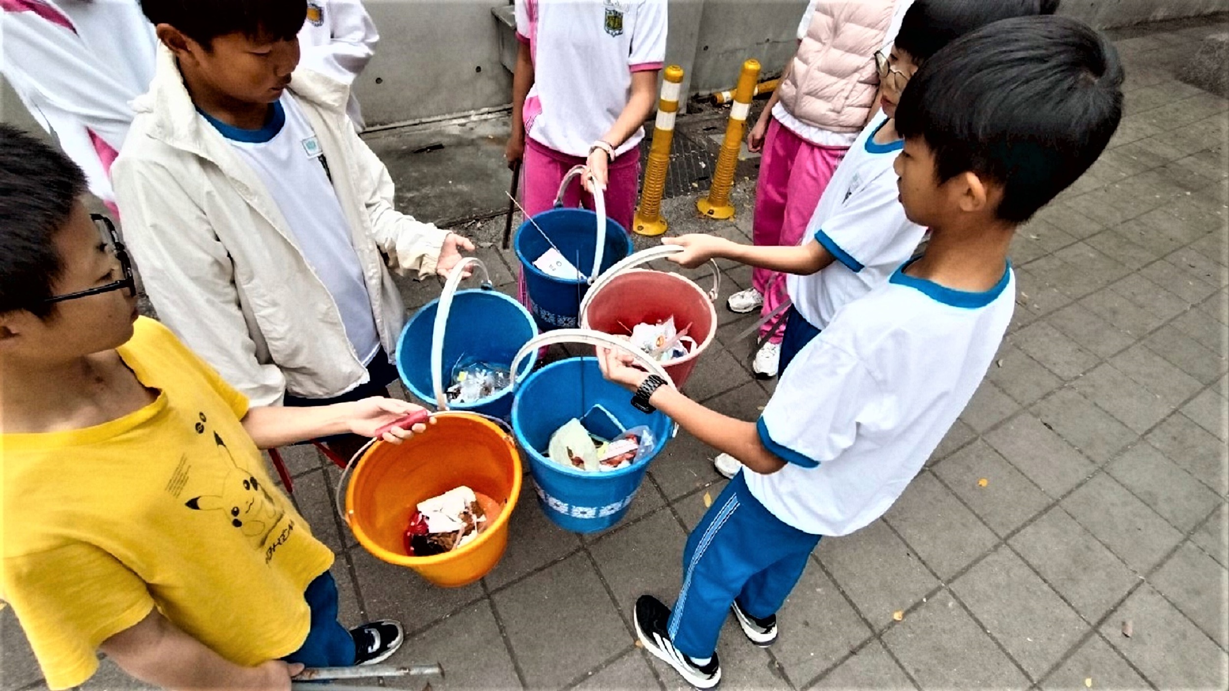 碧華國小追查角落怪塑活動1.jpg