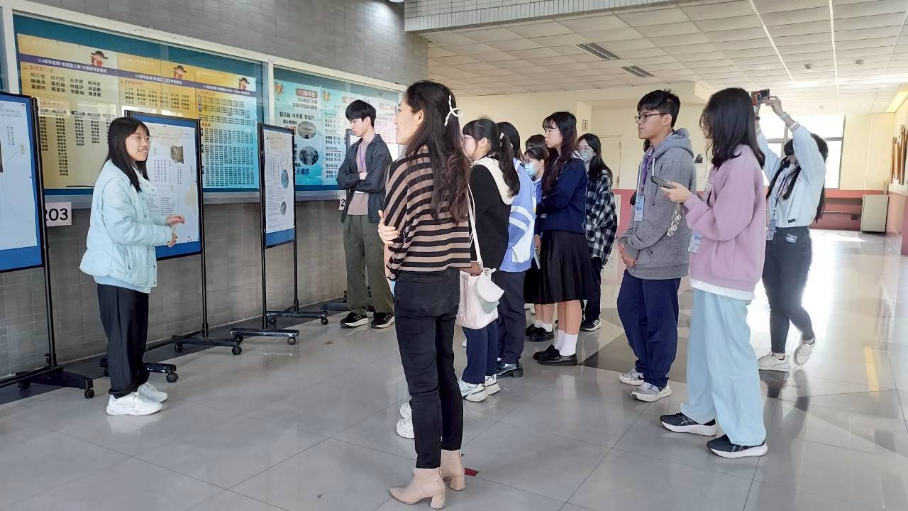 四校 90 位師生齊聚金陵——2025「數金甲美」跨校數位多元選修課程實體交流會熱鬧登場