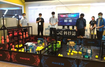 板高學生在MAKEX機器人比賽現場.jpg