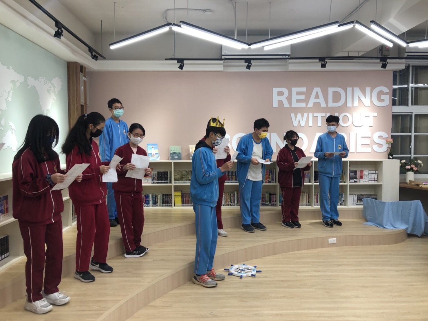 五峰國中國際雙語圖書館落成 結合校慶展出「讀者劇場」