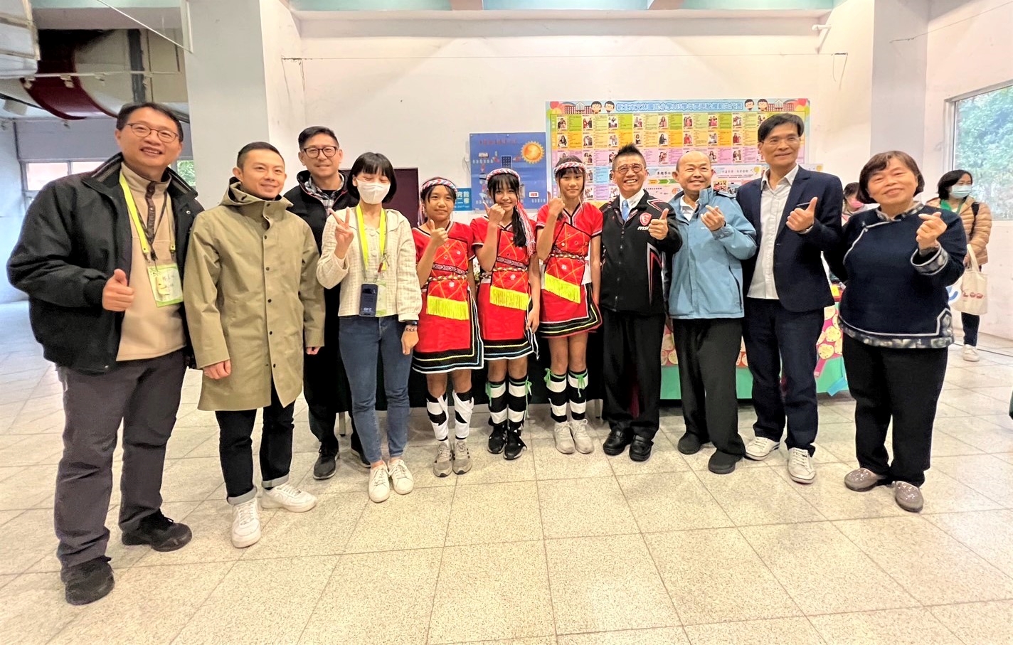 「微星有愛．學生有福」弱勢學生課輔計畫成果發表會合影.jpg