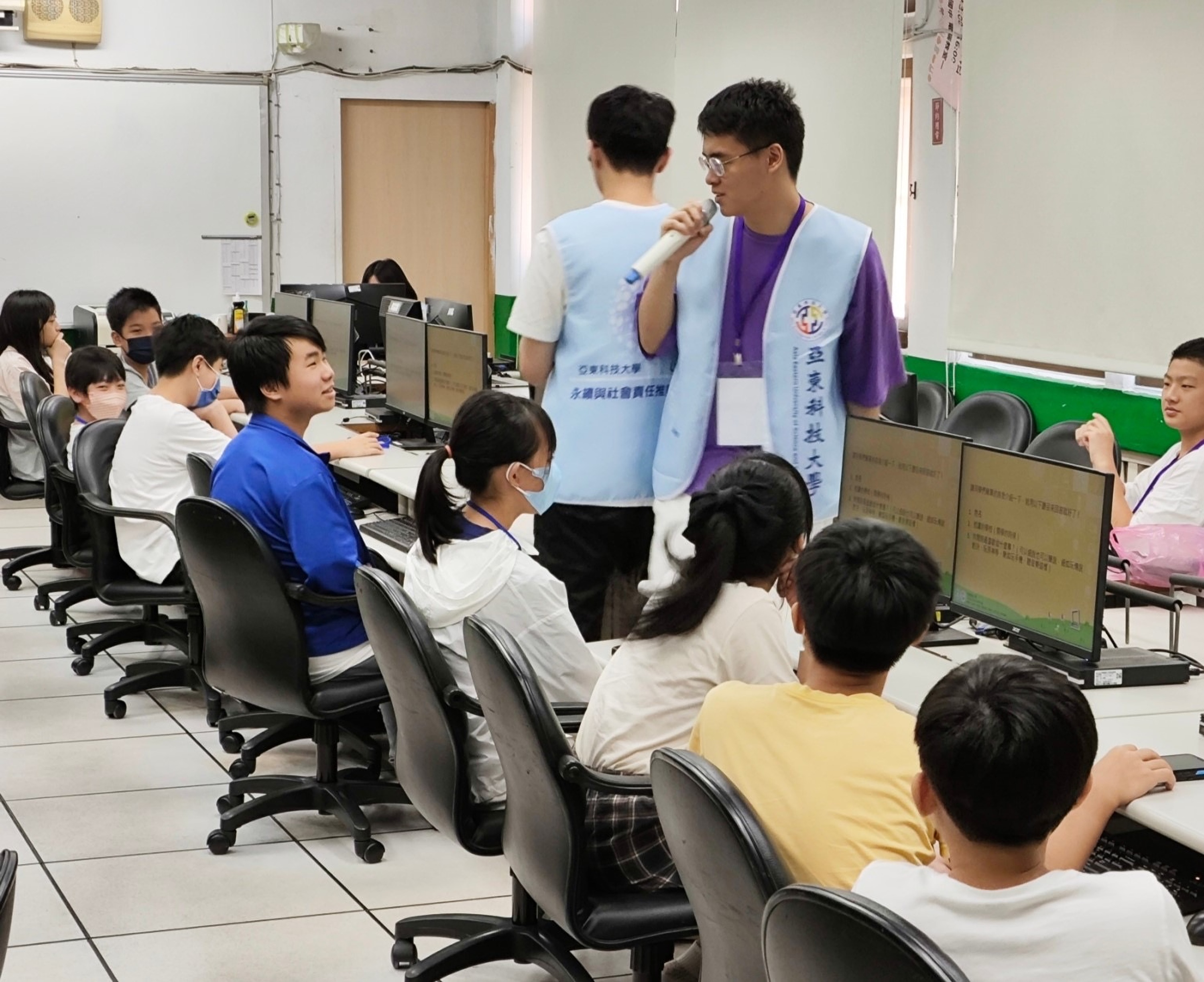 亞東科大種子工程師張哲榮同學大小攜手共學營App Inventor 遊戲設計營隊指導學習如何設計_.jpg