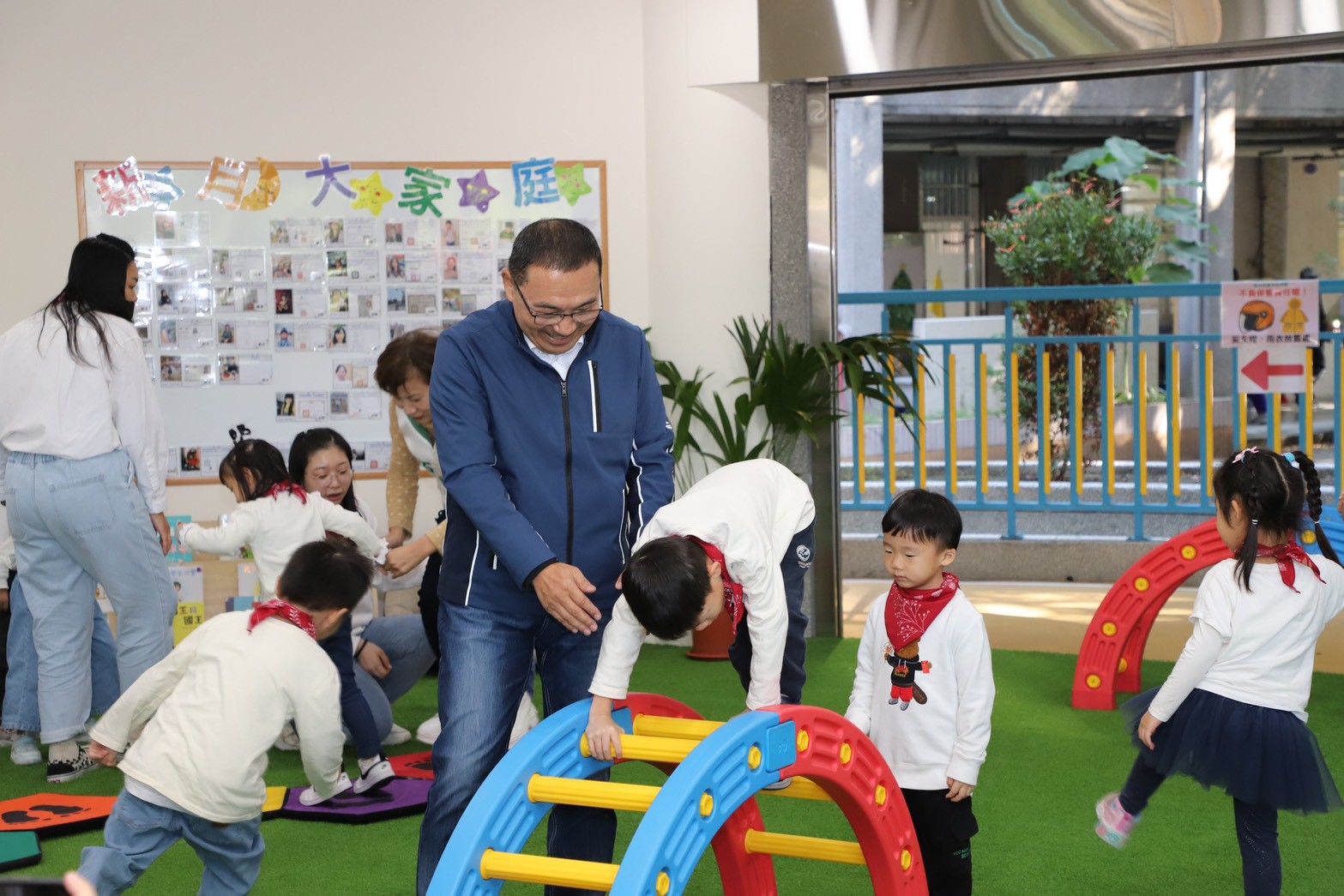 侯市長到幼兒園關心幼童學習環境_0.jpg