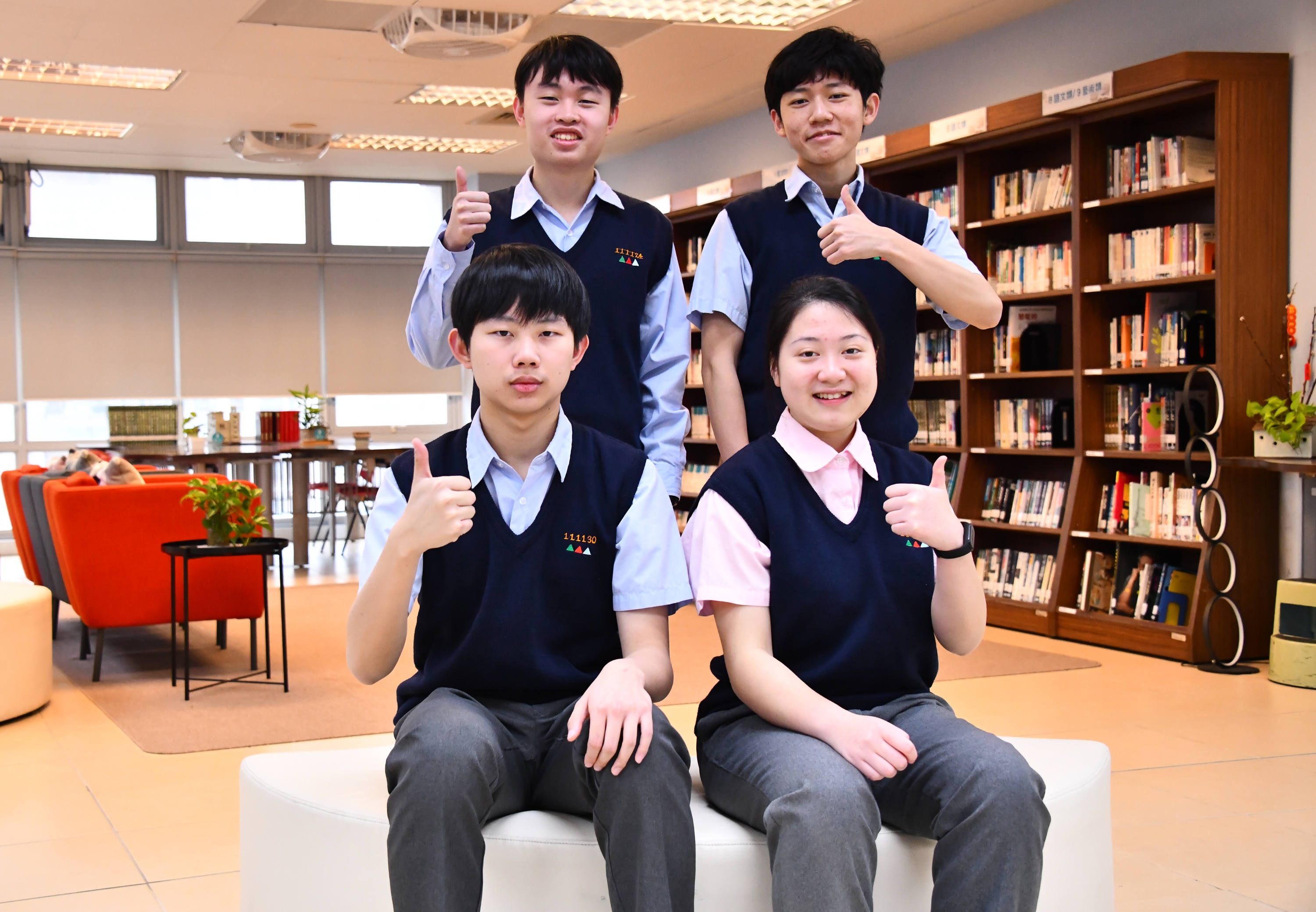 學測奮鬥路，笑迎亮眼佳績！.JPG