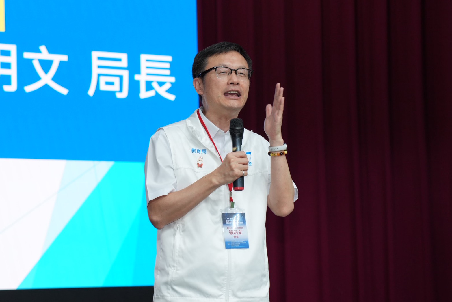張明文局長於頒獎典禮上勉勵選手，要成為AI應用的巨人_0.jpg