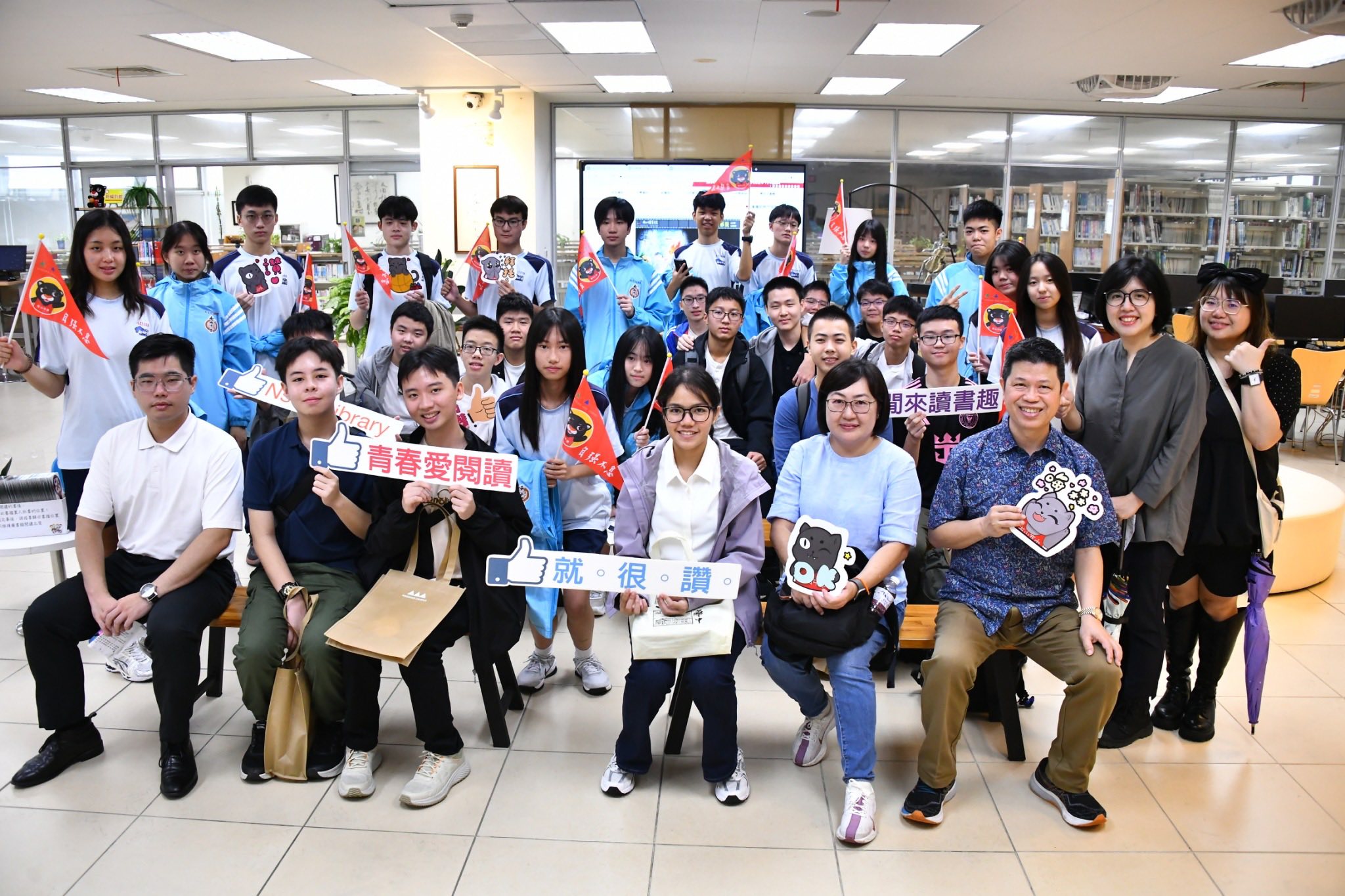 新加坡華僑中學師生來訪