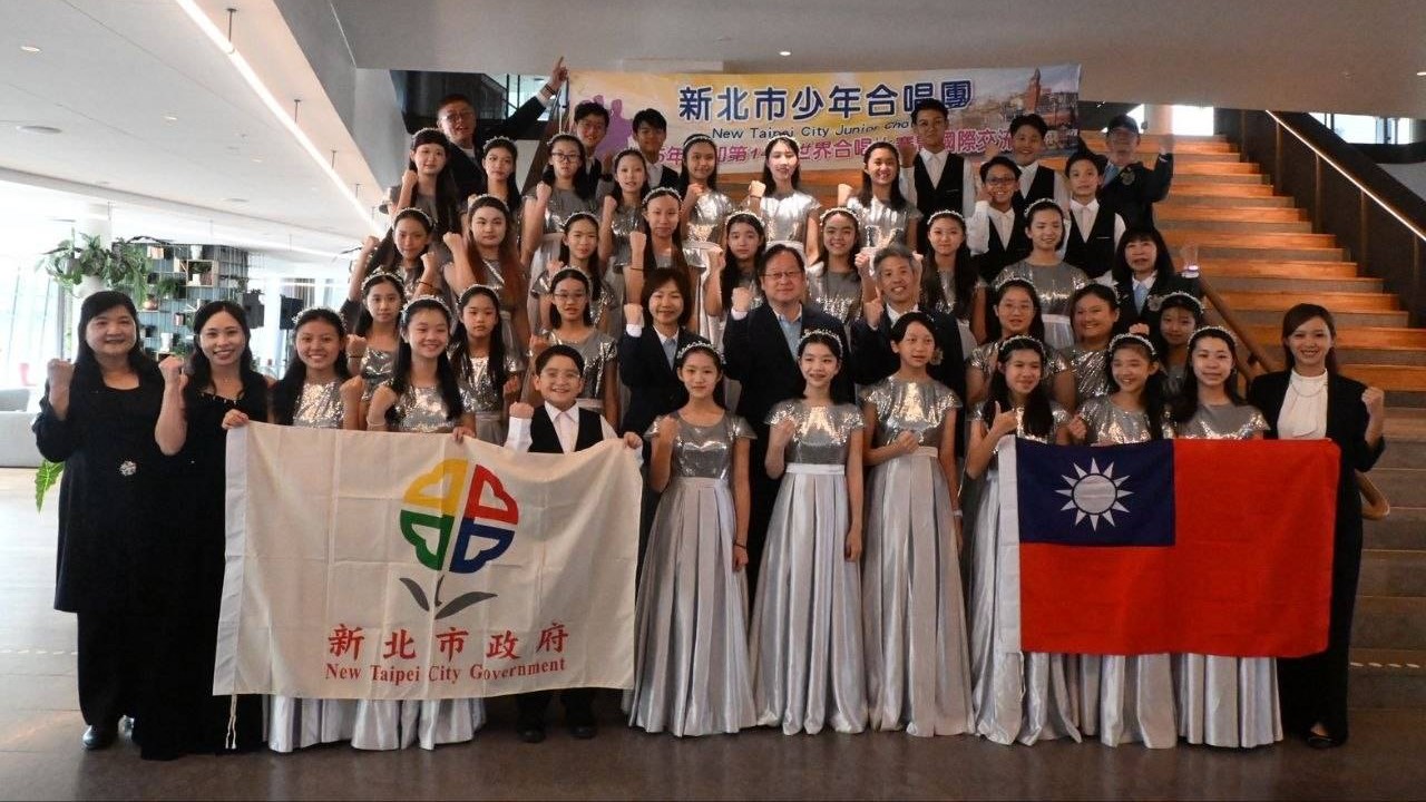 新北市少年合唱團賽前合影_0.jpg