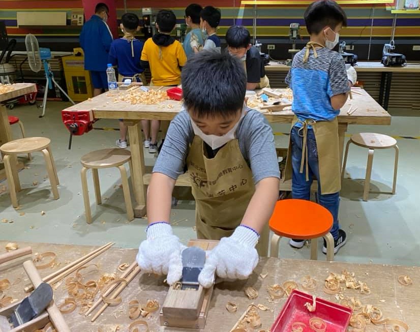 瑞中職探木工營  吉慶學子筷樂學習