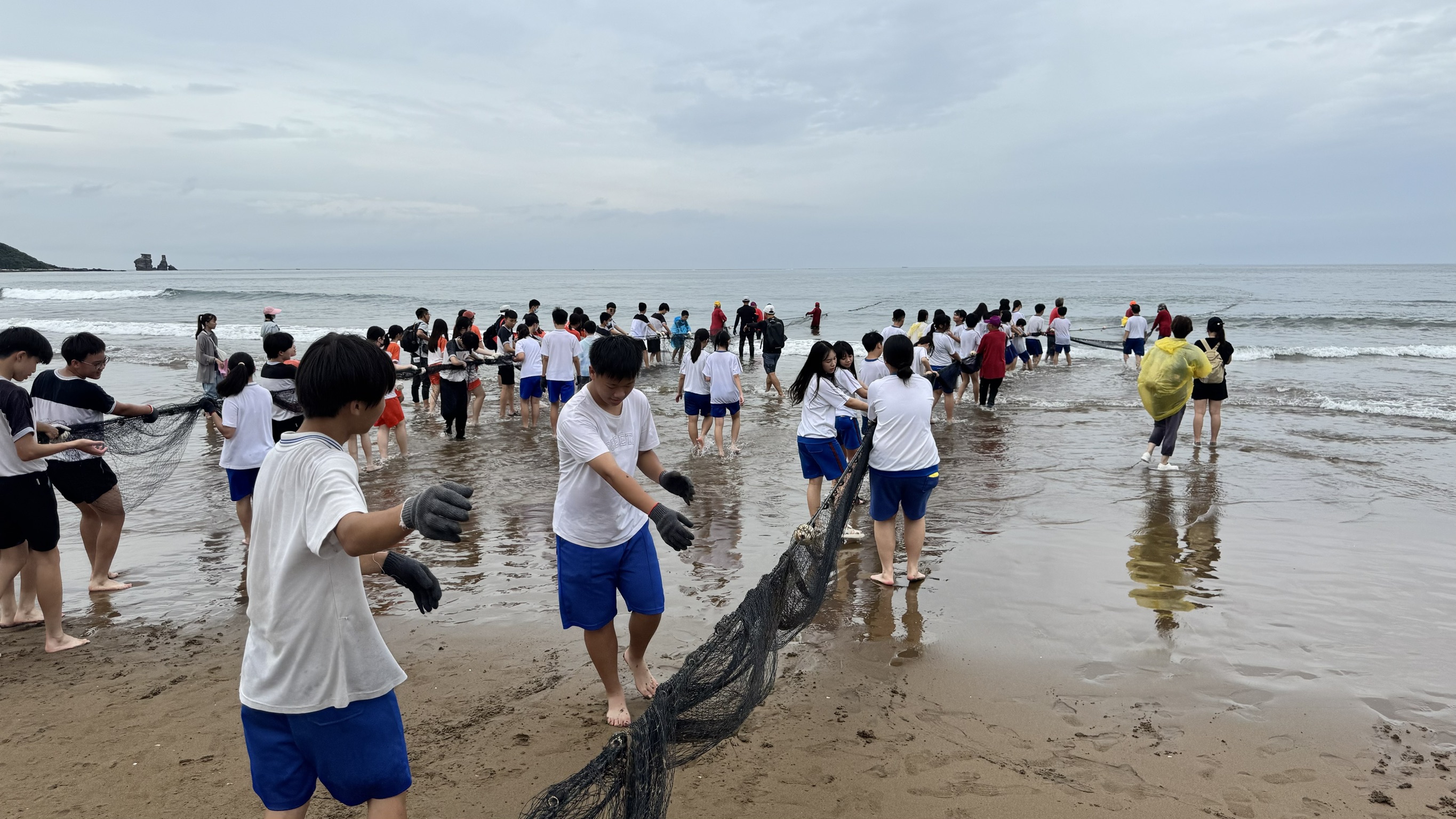 走出教室連結海洋文化 中平702下寮牽罟踏浪追根02.jpg