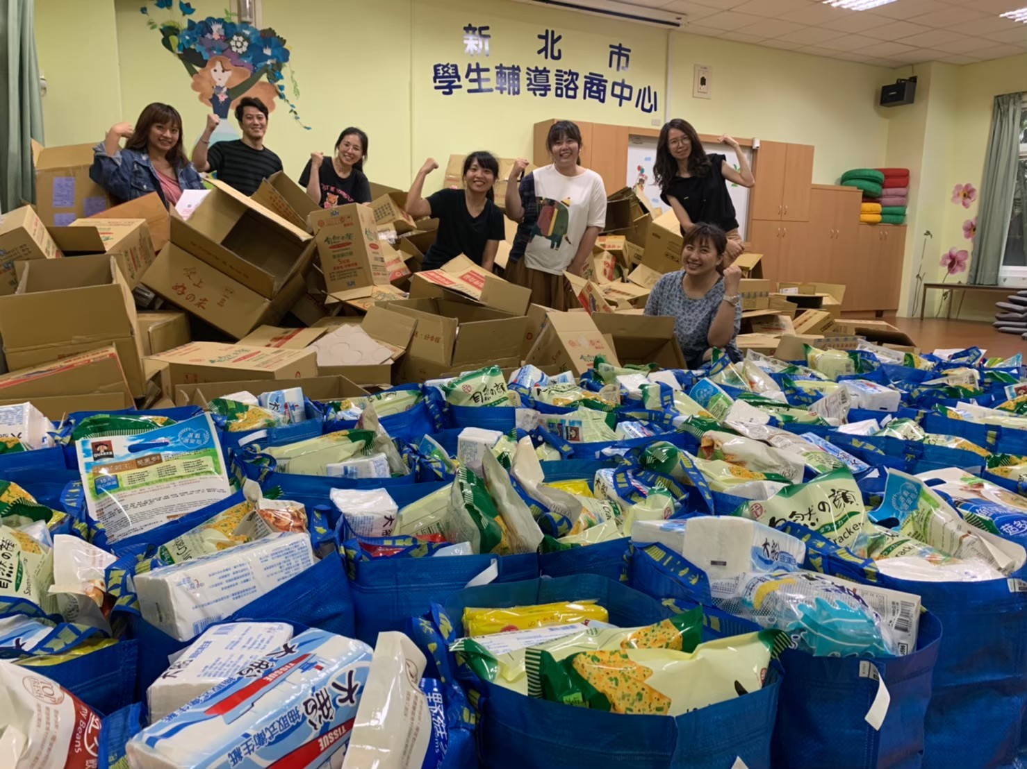 1.所有專業輔導人員們努力建構一張綿密的校園心理支持網，希望能貢獻專業，陪親師生一起抗疫成功(資料照).