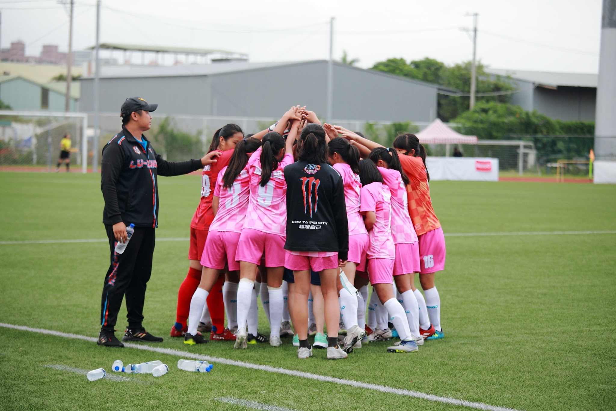 2.蘆洲國中女足榮獲109學年度中等學校足球聯賽11人制亞軍2.