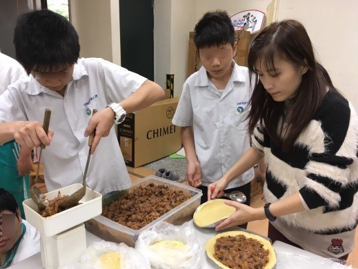 3鷺江國中特教教師謝佳真求學時就確立了自己想要幫助特殊生的志向