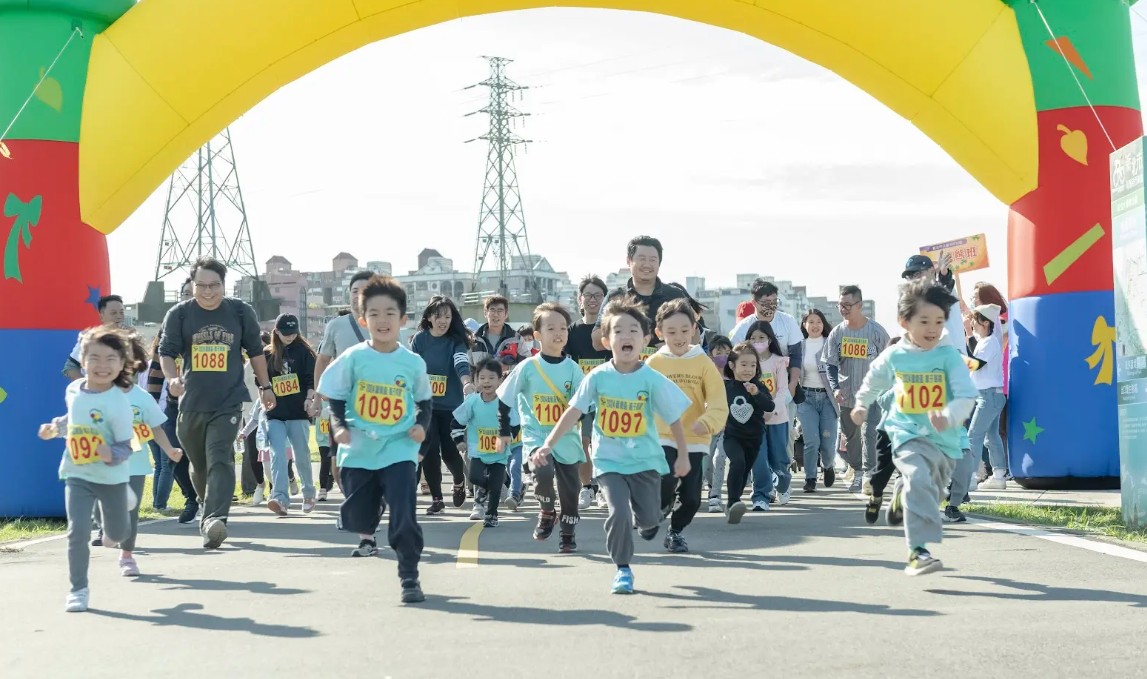 新北市立蘆洲幼兒園攜手華山基金會 以「蘆幼幸福餅」傳遞對長輩的愛